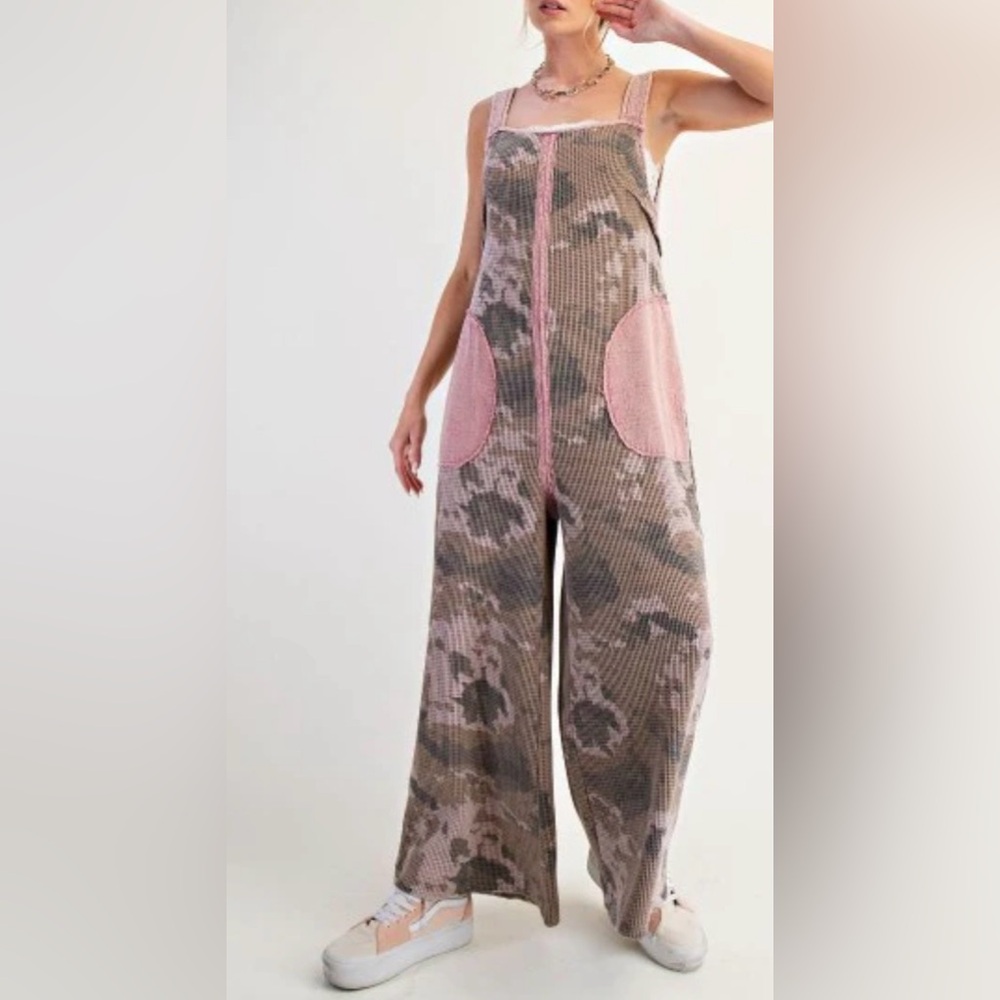 Easel NWT Stylish Camouflage Jumpsuit